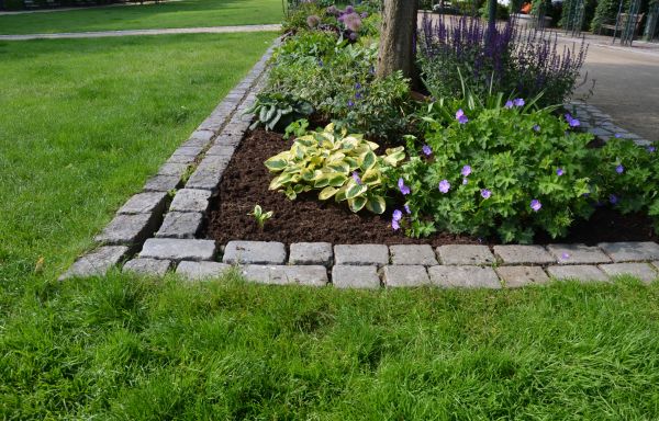 Flower Bed Mulching in Salt Lake City